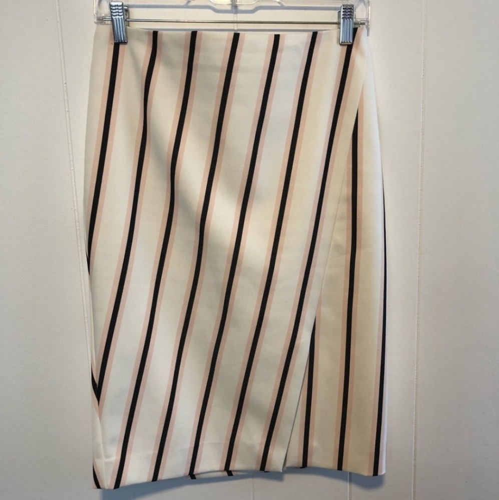 WHBM pencil skirt size 4, great condition